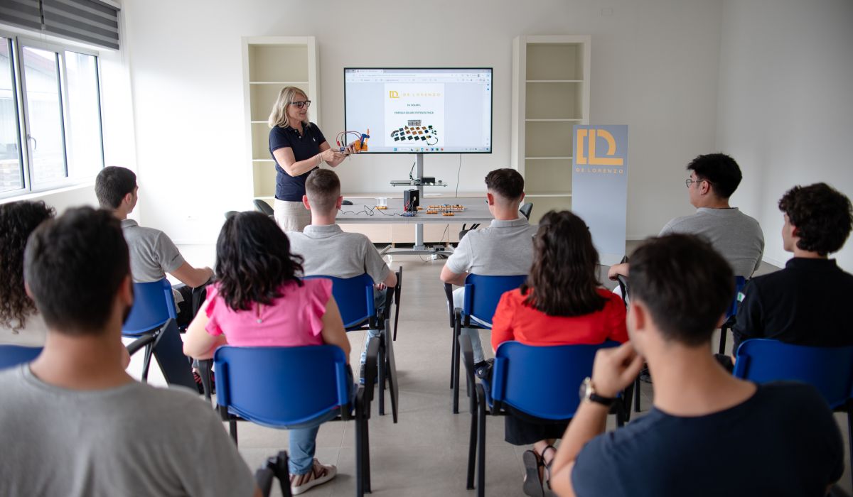 STEM EDUCATION AND ECONOMIC GROWTH: PAST AND PRESENT