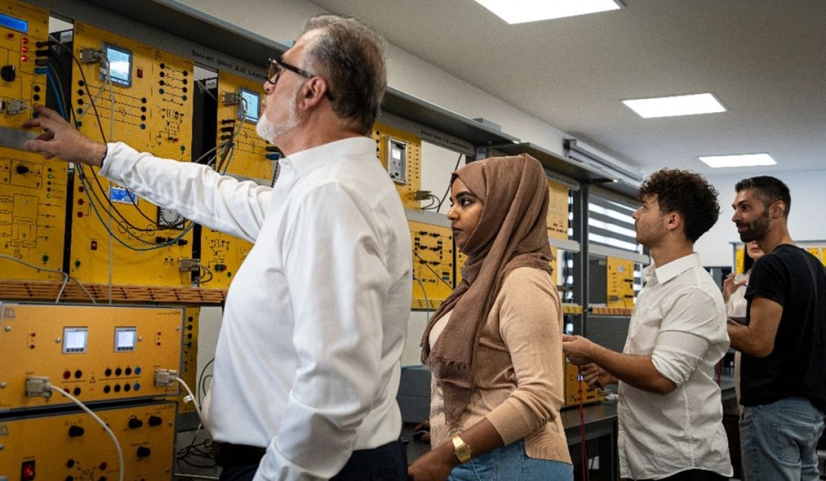 FORMACIÓN TÉCNICO-CIENTÍFICA: CULTURA, POLÍTICA E INDUSTRIA